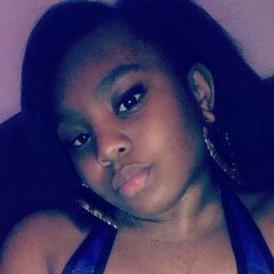 Meet your Posher, Denisha